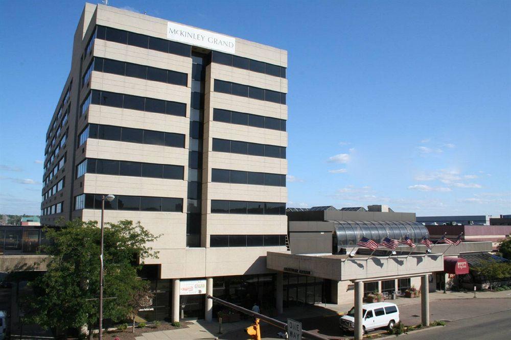 Doubletree By Hilton Canton Downtown Exterior photo